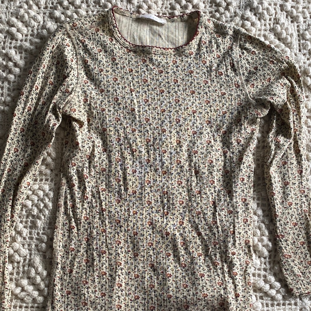Annie Tee in Windswept Dhalia.